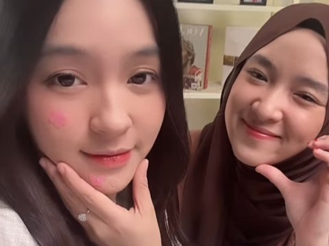 Potret Eca Aura Bertemu dengan Nissa Sabyan, Wajahnya Mirip Banget Bak Anak Kembar