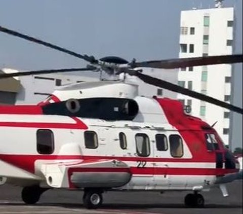 Natasha dan rekan satu tim-nya bertugas memastikan helikopter Super Puma berwarna merah putih itu aman saat digunakan.