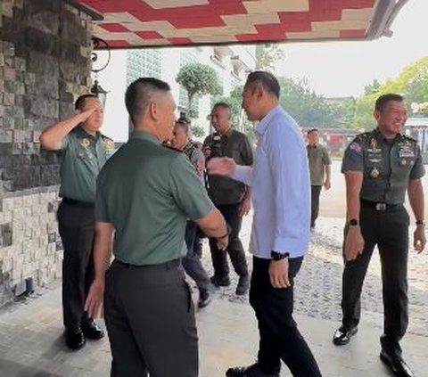 Kasad Jenderal TNI Maruli Dibikin Kagum Terima 'Hadiah Spesial' dari AHY: Luar Biasa, Banyak Banget