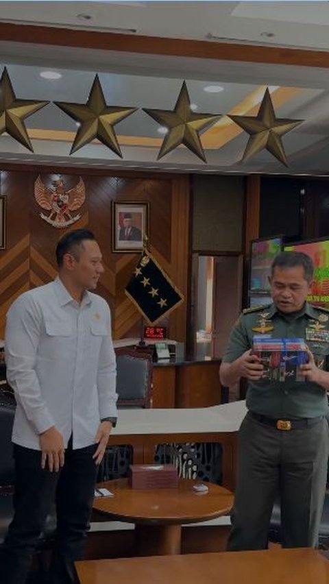 Kasad Jenderal TNI Maruli Dibikin Kagum Terima 'Hadiah Spesial' dari AHY: Luar Biasa, Banyak Banget