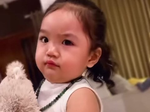 Foto-foto Terbaru Xarena Anak Siti Badriah yang Kini Menginjak 2 Tahun, Cute Banget!
