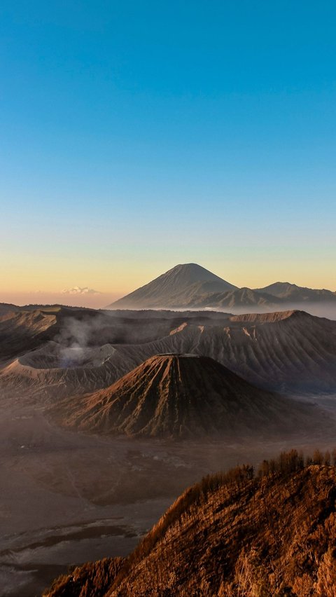 <b>1. Kawah Gunung Bromo</b>