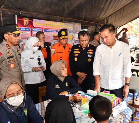 Kapolda Bareng Pj Gubernur Jabar Datangi Warga Korban Longsor Cipongkor