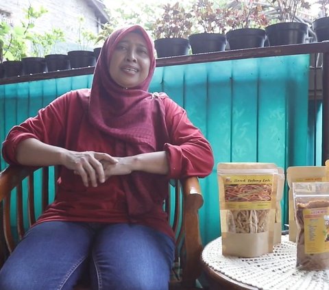 Tak Ingin Jadi Limbah, Ibu Rumah Tangga di Tangerang Olah Tulang Lele jadi Camilan Renyah