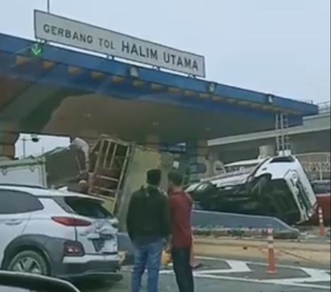Hasil Olah TKP Kecelakaan Beruntun di GT Halim: Sopir Truk Tidak Mengerem hingga Tabrak 7 Kendaraan