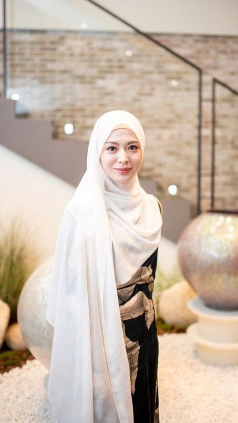 6 Inspirasi Gaya Berhijab Ayana Moon yang Cocok untuk Bukber, Cantik dan Anggun saat Ramadan 2024