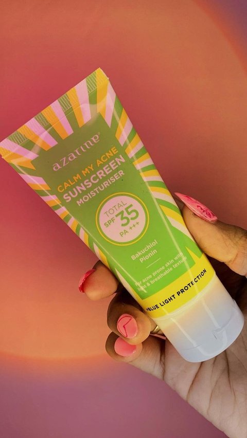 2. Calm My Acne Sunscreen Moisturiser SPF35 PA+++<br>