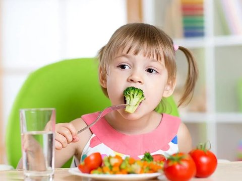 8 Pilihan Makanan untuk Perkembangan Otak Anak, Orang Tua Wajib Baca