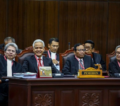 FOTO: Sidang Sengketa Pilpres, Tim Hukum Ganjar-Mahfud Tuntut Pemilu Ulang Tanpa Prabowo-Gibran