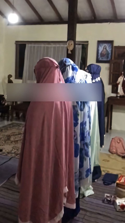 Religious Tolerance Goes Viral Again in Ramadan: After Bukber, the Moment of Prayer at Nonis' House Becomes the Spotlight