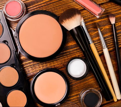 Biar Hemat, Ada 3 Produk Makeup yang Sebenarnya Tak Perlu Dibeli