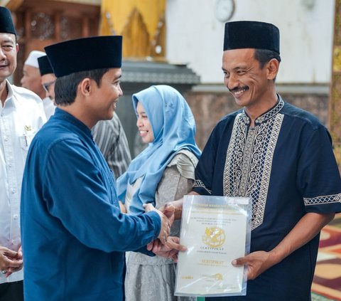 Dukung Deradikalisasi, Wamen Raja Juli Sertifikasi Tanah Pesantren Keluarga Amrozi