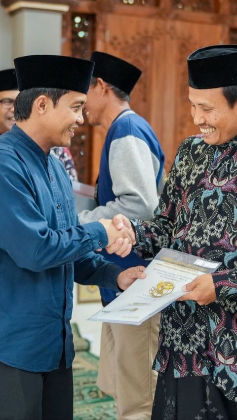 Dukung Deradikalisasi, Wamen Raja Juli Sertifikasi Tanah Pesantren Keluarga Amrozi