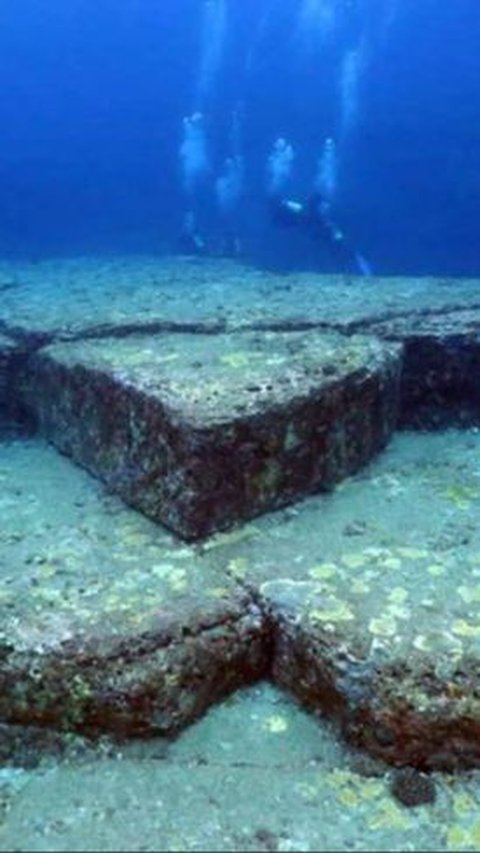 Letak Monumen Yonaguni