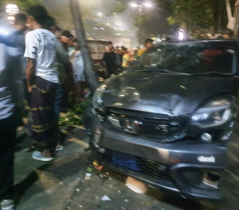 Brio Seruduk Warga dan Tiga Pedagang di Jalan Foresta BSD, Satu Orang Tewas