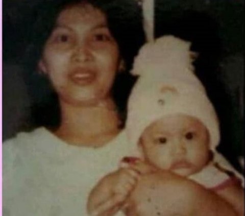 Potret Catharina Erliani Ibunda Sandra Dewi yang Awet Muda dan Selalu Modis, Wariskan Kecantikan Kepada Putrinya