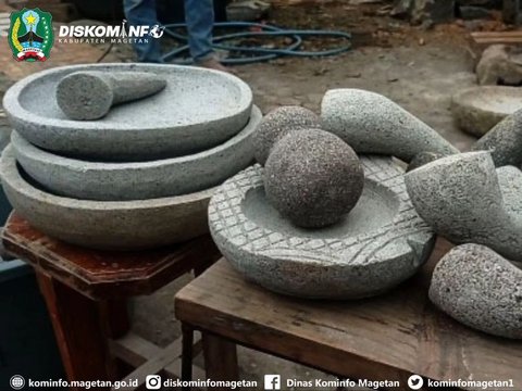 Mengintip Pembuatan Cobek Batu Kali di Magetan yang Awet Digunakan hingga Puluhan Tahun, Konon Bikin Sambal Lebih Sedap