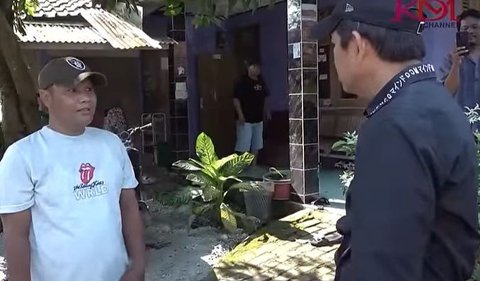 Dengan tenang, Dedi menjelaskan kesalahan yang dilakukan si preman karena telah melakukan pemalakan.