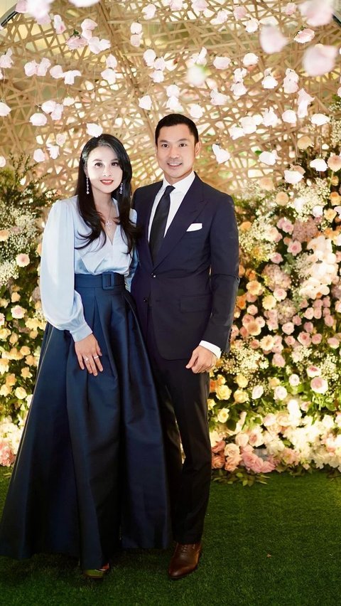 Potret Outfit Suami Sandra Dewi, Harvey Moeis yang Serba Mahal