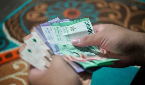 Hukum Memberi Nafkah dengan Uang Haram pada Keluarga