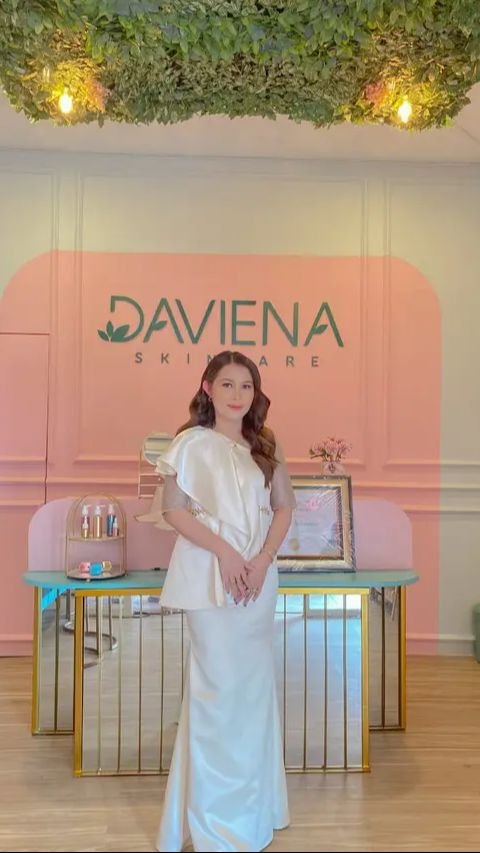 Saat ini, Melvina sudah memiliki 22 distributor dan 129 agen Daviena Skincare di seluruh Tanah Air.