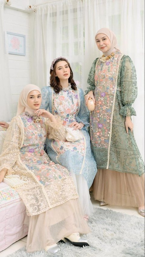 <Fadhilah> and <Doa> Wearing New Clothes for <Lebaran> Idul Fitri, Practice as a Sign of Gratitude.