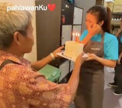 Buat Iri, Aksi Ayah Datangi Putrinya ke Tempat Kerja Beri Kejutan Ulang Tahun Ini Viral