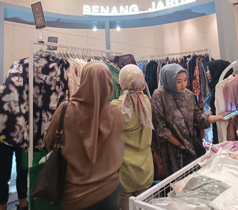 Famous Muslim Clothing Brands Bazaar at Sisterhood Modest Bazaar 2024, Discounts Up to 70%