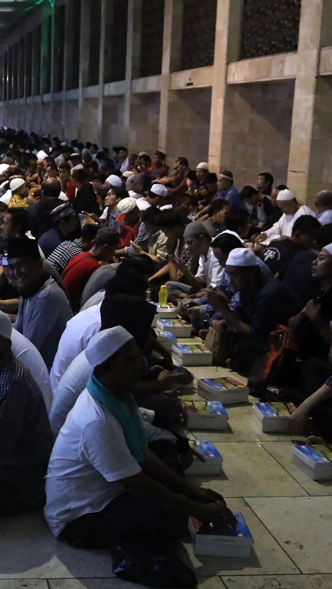 Cerita Anak Kos Non-Muslim Kelaparan Datang ke Masjid Minta Sisa Takjil,  Respons Para Jamaah Membuatnya Terkejut