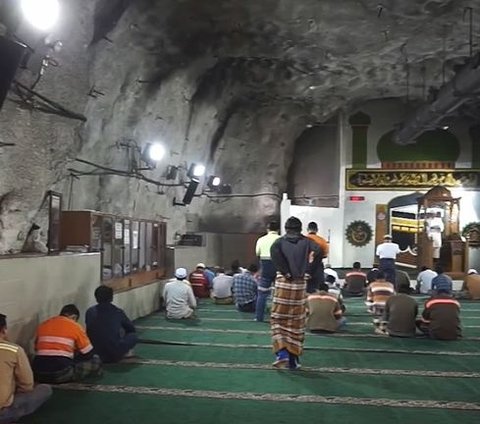Appearance of the Mosque Underneath the Papua Gold Mine, Built at a Depth of 1,760 Meters