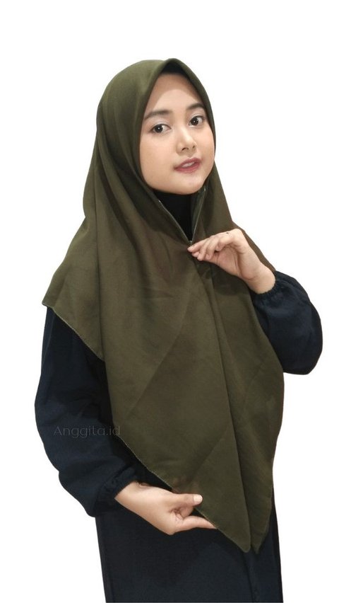 Choose Polycotton Instant Hijab for a Simpler and More Practical Appearance.