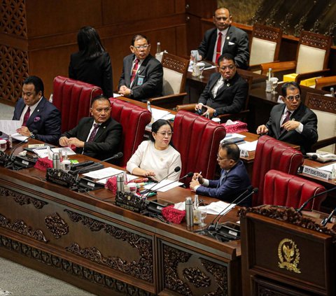 Hanya 69 Anggota DPR Hadir Paripurna Pengesahan UU DJK, 234 Orang Izin dan 272 Absen