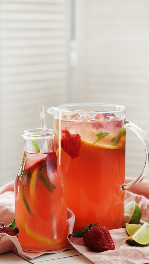 <b>5 Menu Infused Water Menyegarkan, Efektif Bantu Tangkal Darah Tinggi</b>