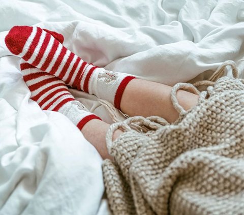 Always Wear Socks While Sleeping Turns Out to be Good for the Body