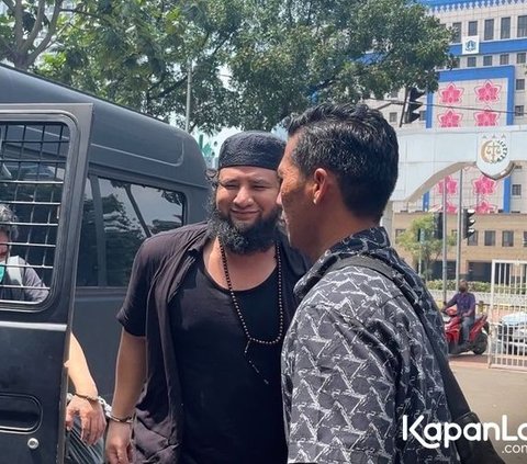 Potret Terkini Ammar Zoni, Jenggot Panjang Pakai Peci