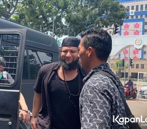 Potret Terkini Ammar Zoni, Jenggot Panjang Pakai Peci