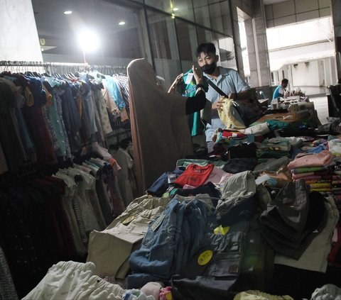 FOTO: Berburu Baju Lebaran di Bazar Ramadan Baznas