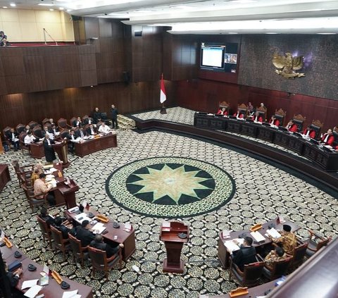 Melalui kuasa hukumnya, KPU membantah sengaja menghilangkan suara pasangan Anies-Muhaimin, membantah melakukan kecurangan dengan Sirekap, hingga adanya politik uang selama proses pemilu 2024.