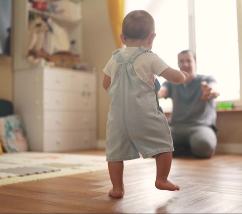 Study Reveals Babies Who Walk Early Tend to be Smarter