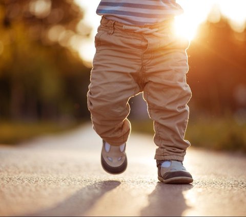 Study Reveals Babies Who Walk Early Tend to be Smarter
