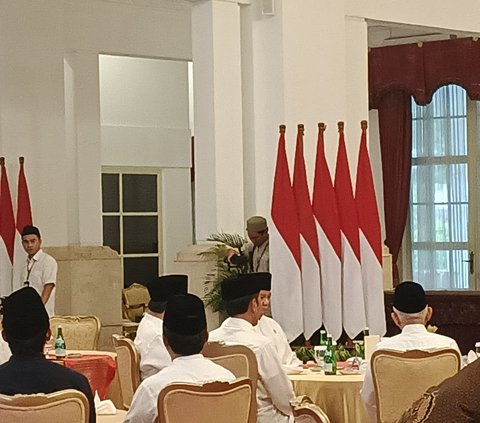 Jokowi Gelar Buka Puasa Bersama Para Menteri di Istana, Duduk Satu Meja dengan Prabowo