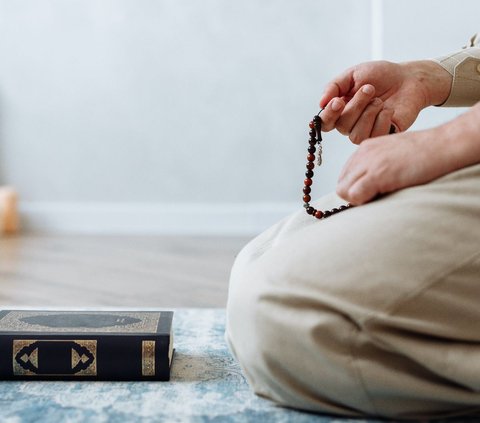 Want to Get Lailatul Qadar Night? Here are the Recommended Dhikr Readings by the Prophet