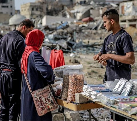 FOTO: Denyut Pasar di Jalur Gaza yang Ramai di Tengah Kehancuran Kota dan Bayang-Bayang Serangan Israel