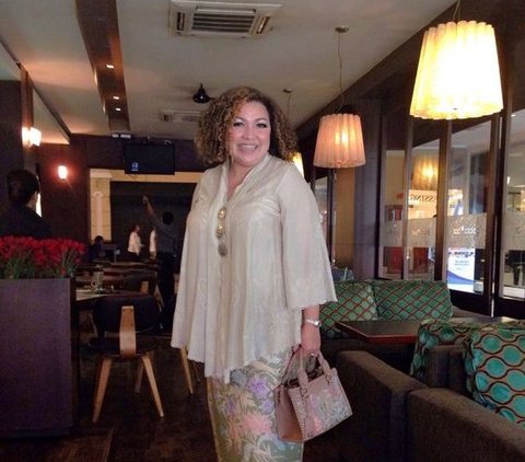 10 Recommendations of Kebaya for Plus Size Women in 2024