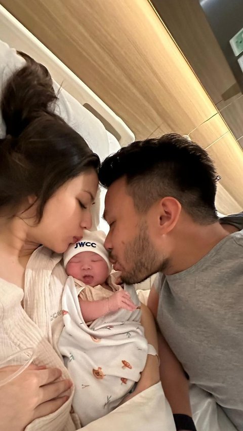 Potret Terbaru Baby Kyarra Anak Jessica Mila Bikin Sang Ibu Jatuh Cinta Setiap Hari, Gemas Banget di Usia 9 Hari