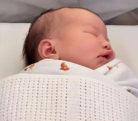 Potret Terbaru Baby Kyarra Anak Jessica Mila Bikin Sang Ibu Jatuh Cinta Setiap Hari, Gemas Banget di Usia 9 Hari