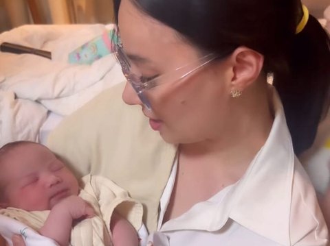 Potret Terbaru Baby Kyarra Anak Jessica Mila Bikin Sang Ibu Jatuh Cinta Setiap Hari, Gemas Banget di Usia 9 Hari