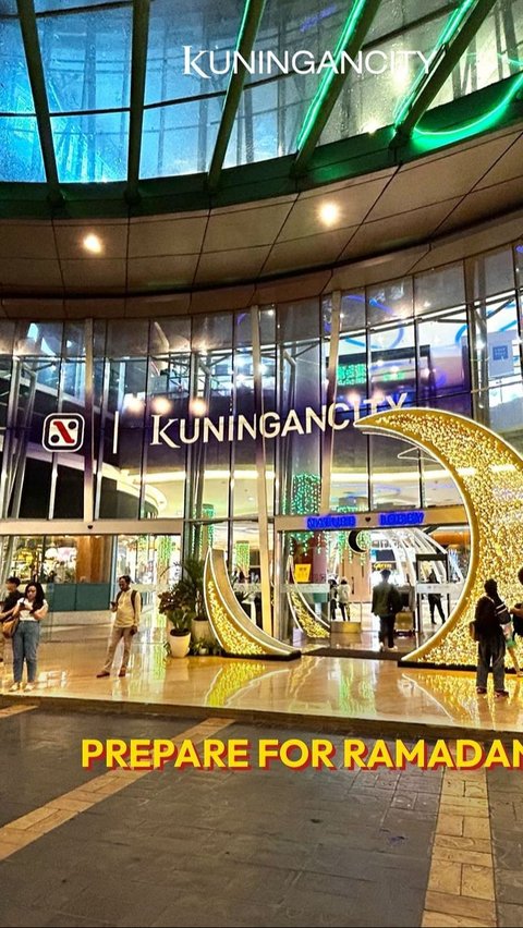 Dengan demikian, Kuningan City Mall tidak hanya menjadi tempat berbelanja, tetapi juga menjadi pusat hiburan dan kebersamaan bagi seluruh pengunjungnya dalam menyambut bulan suci Ramadan.