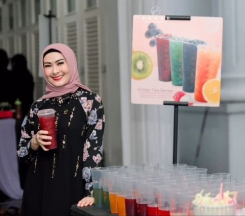 Bikin Pangling! Potret Iis Dahlia Tampil Berhijab, Netizen 'Cantik dan Adem'