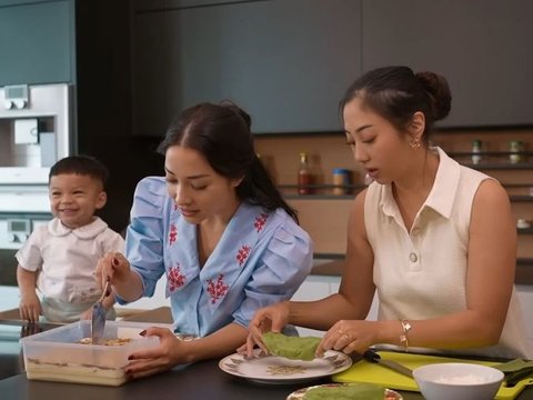 Potret Kompak Nikita Willy dan Sang Adik Winona Membuat takjil untuk Berbuka Puasa, Tingkah Lucu Baby Issa Bikin Salfok